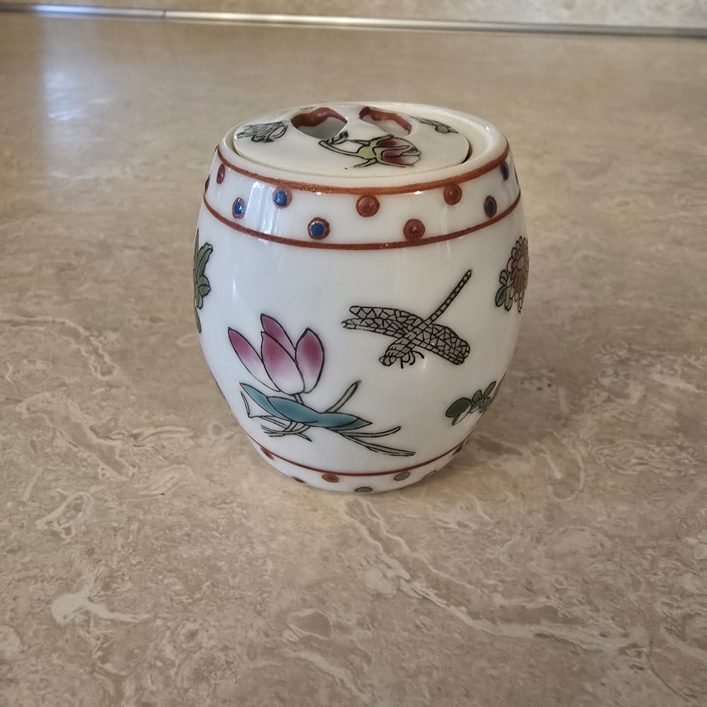 Vintage Miniature Chinese Jingdezhen Porcelain Lidded Ginger Jar